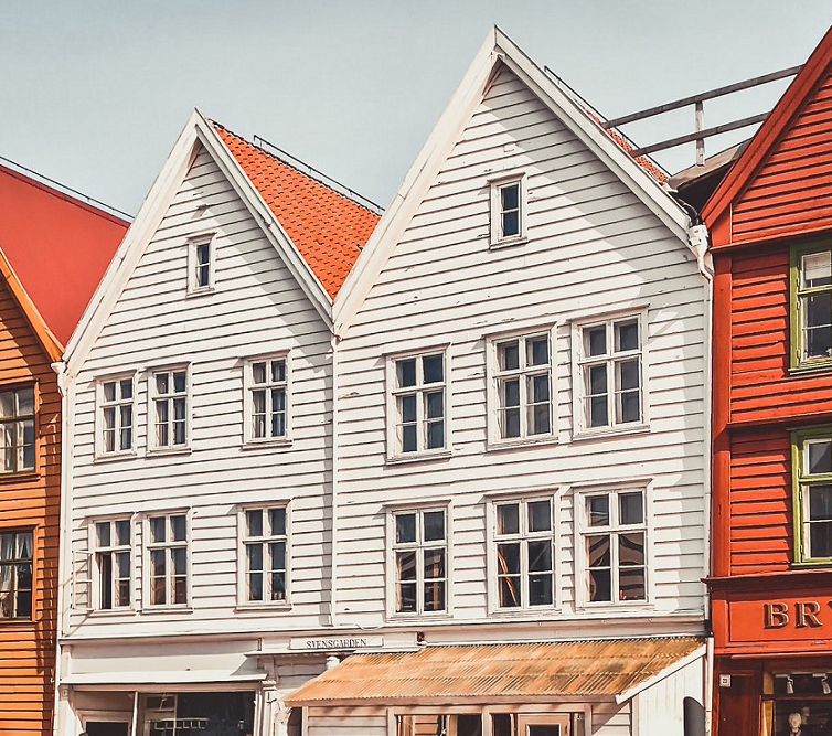 Picture 1 - Bryggen Bergen houses - credits Bea Fladstad
