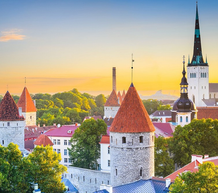 Tallinn,,Estonia,Old,City,Skyline.